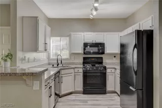 Photo #4: 2620328 Listing