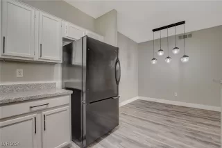 Photo #6: 2620328 Listing