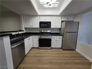 Photo #2: 2620338 Listing 