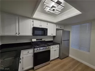 Photo #3: 2620338 Listing 