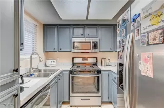 Photo #6: 2620347 Listing