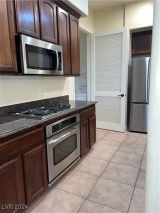 Photo #4: 2620372 Listing