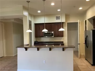 Photo #6: 2620372 Listing