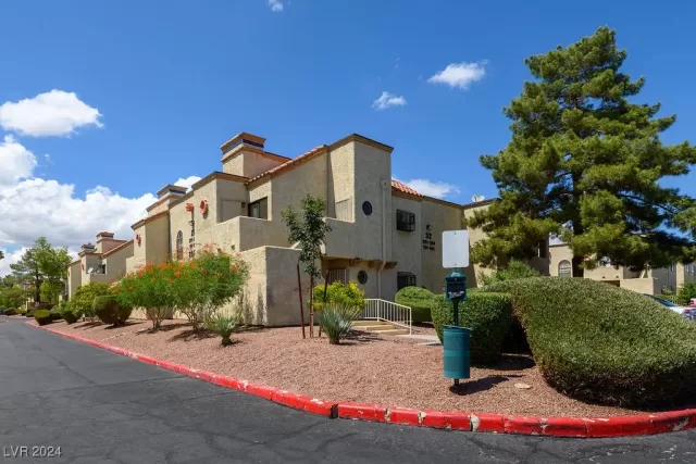 MLS: 2620381 Condo For Sale