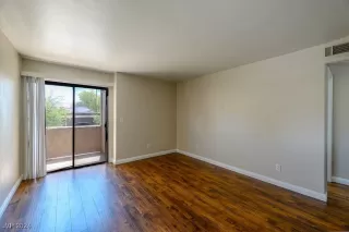 Photo #2: 2620381 Listing 