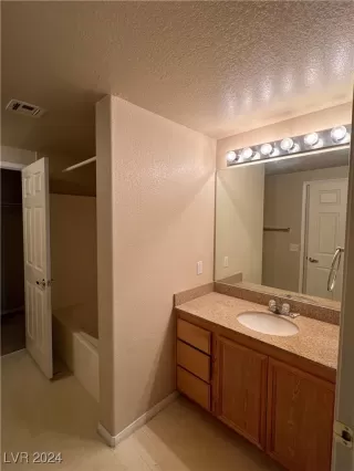 Photo #6: 2620383 Listing 