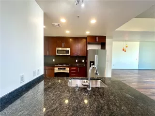 Photo #6: 2620417 Listing