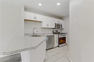 Photo #5: 2620434 Listing