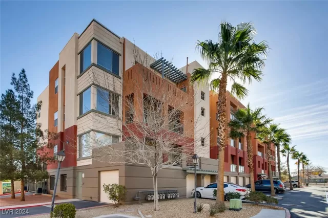 MLS: 2620453 Condo For Sale