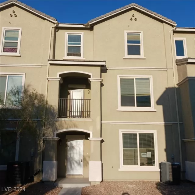 MLS: 2620480 Condo For Sale