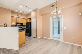 Photo #3: 2620523 Listing