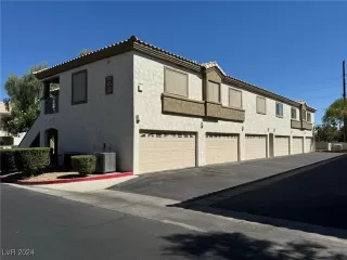 Photo #2: 2620543 Listing