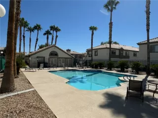 Photo #4: 2620543 Listing