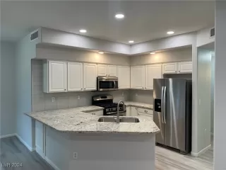 Photo #2: 2620555 Listing