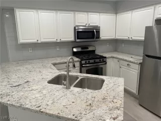 Photo #3: 2620555 Listing