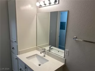 Photo #4: 2620555 Listing