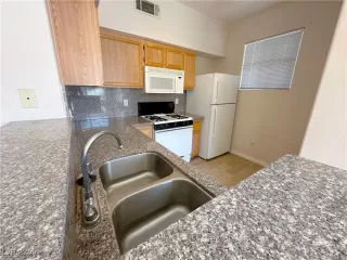 Photo #6: 2620556 Listing 