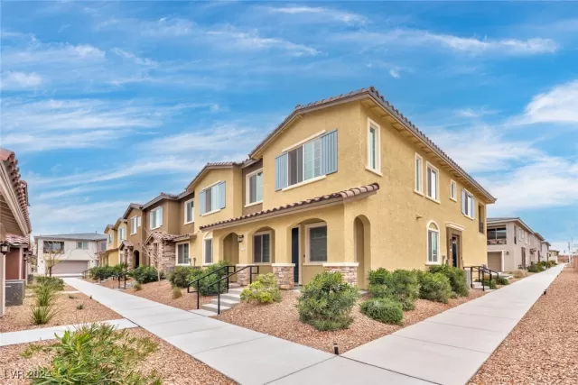 MLS: 2620571 Condo For Sale
