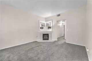 Photo #3: 2620641 Listing