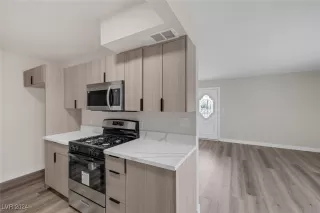 Photo #3: 2620645 Listing