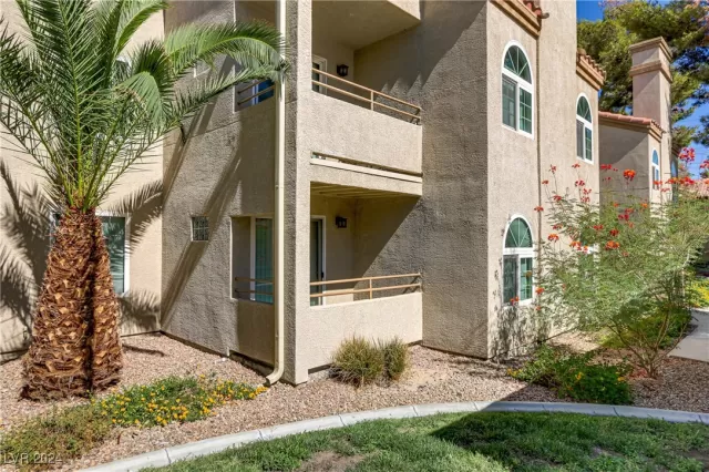 MLS: 2620658 Condo For Sale