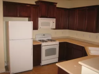 Photo #1: 2620671 Listing 