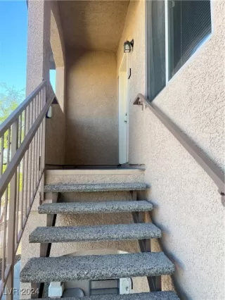 Photo #4: 2620682 Listing