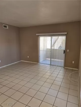 Photo #1: 2620700 Listing 