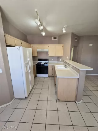 Photo #5: 2620700 Listing 