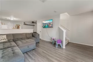 Photo #5: 2620751 Listing 