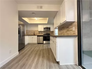 Photo #3: 2620754 Listing 