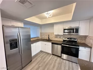 Photo #4: 2620754 Listing 