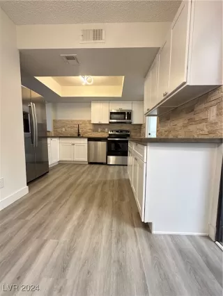 Photo #5: 2620754 Listing 