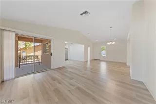 Photo #1: 2620760 Listing