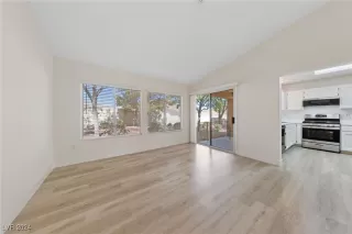 Photo #2: 2620760 Listing