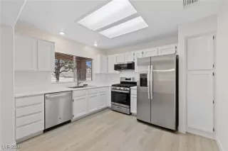 Photo #3: 2620760 Listing