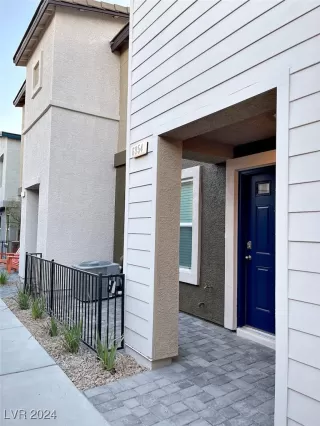 Photo #1: 2620826 Listing 