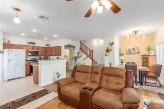 Photo #3: 2620833 Listing