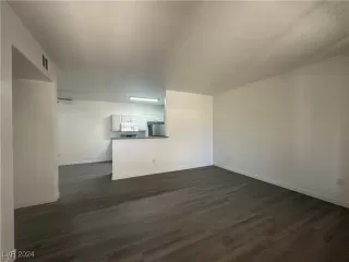 Photo #2: 2620849 Listing 