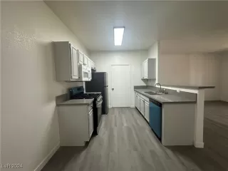 Photo #4: 2620849 Listing 