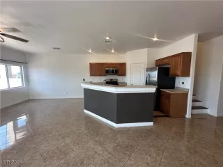 Photo #3: 2620853 Listing 