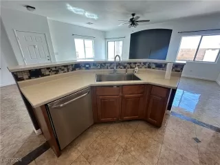 Photo #5: 2620853 Listing 