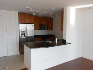 Photo #1: 2620865 Listing 