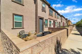 Photo #1: 2620918 Listing 