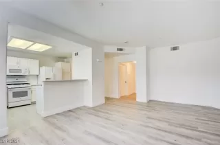 Photo #3: 2620921 Listing 