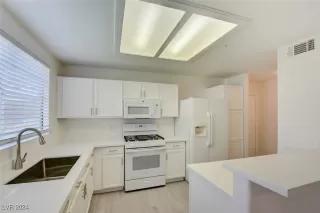 Photo #4: 2620921 Listing 