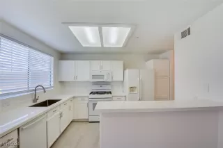 Photo #5: 2620921 Listing 