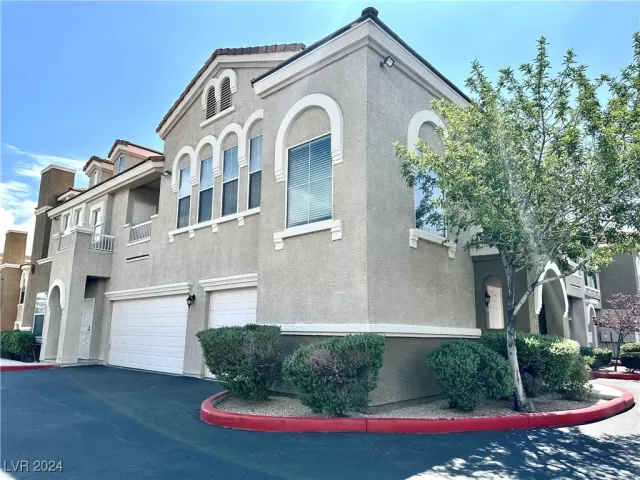 MLS: 2620931 Condo For Sale