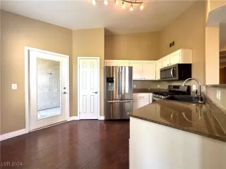 Photo #3: 2620931 Listing 