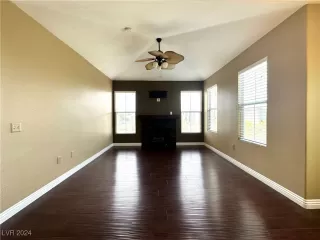 Photo #5: 2620931 Listing 